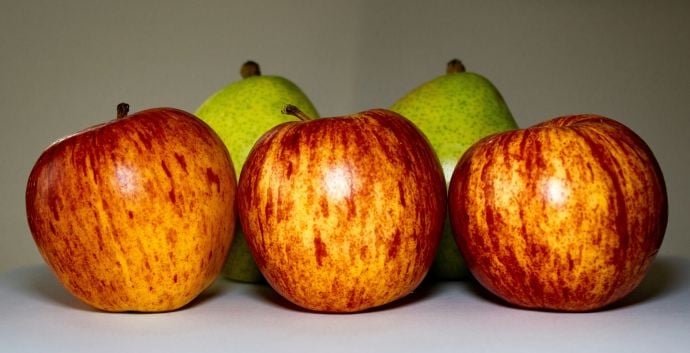 Red Apples Green Pears