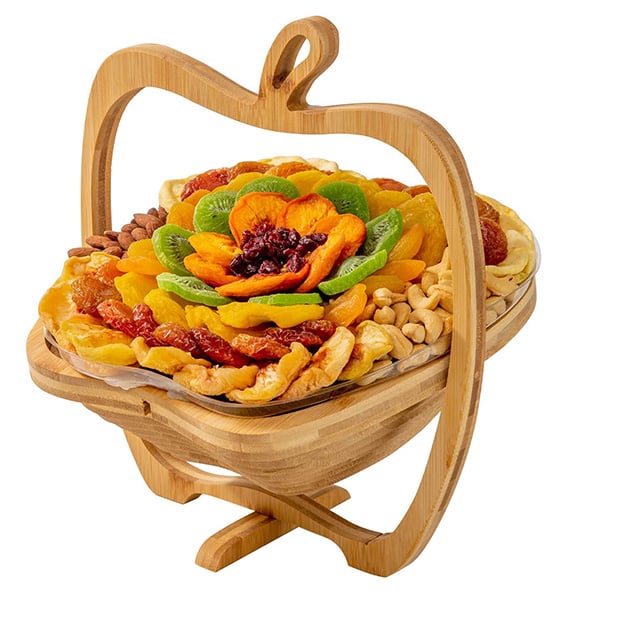 Bonnie and Pop – Dried fruit tray with mango, apricots, and figs in a wooden box.