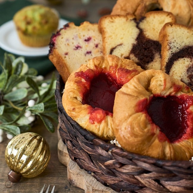 Christmas Bakery Breakfast Basket