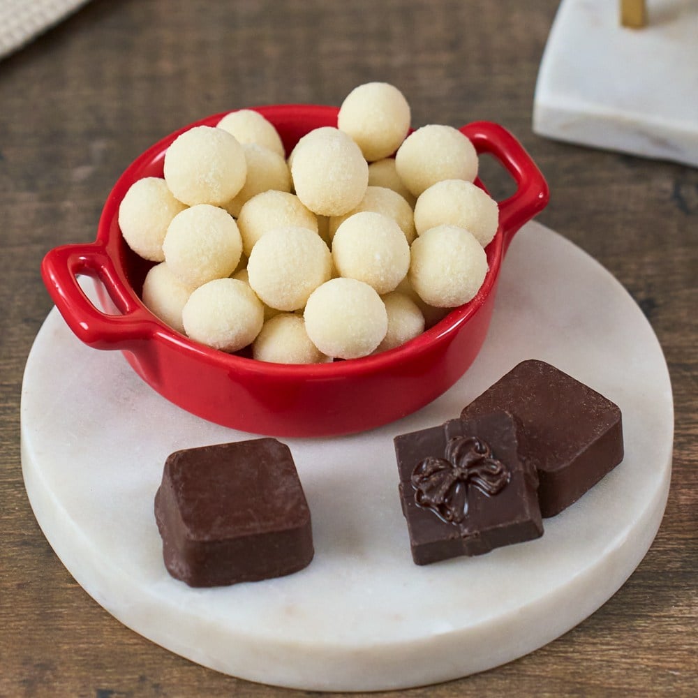 Valentine's Day Chocolate And Cookies Gift Basket