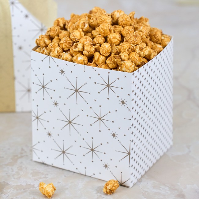 Classic Christmas Caramel Popcorn Gift 
